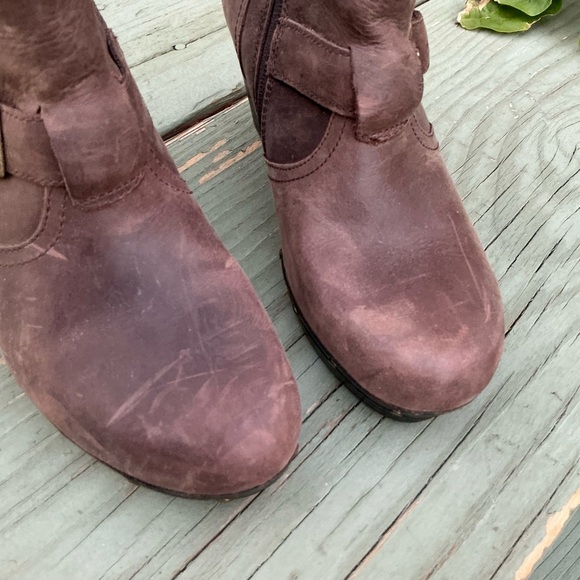 CLARKS Brown Leather Chelsea Zipper Buckle Ankle Boots Heels Women 6.5M  39320 - Picture 10 of 11